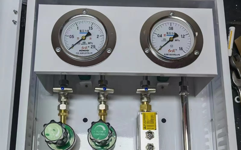 氧氣二級(jí)減壓箱