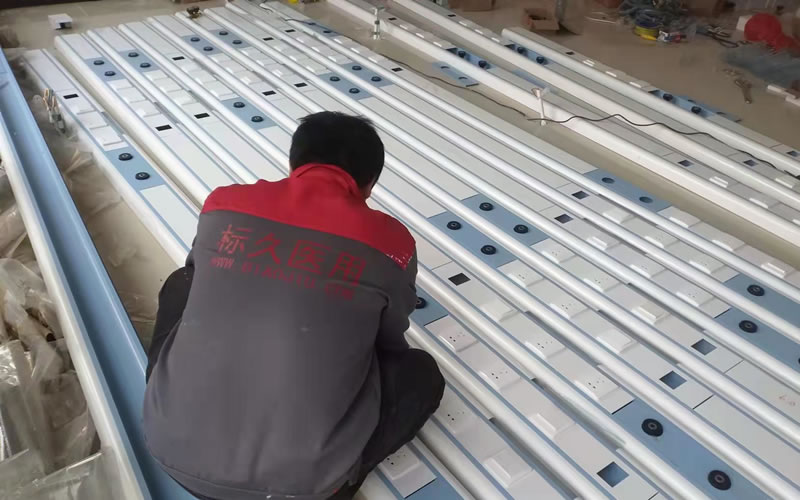 醫(yī)用設(shè)備帶組裝現(xiàn)場(chǎng)