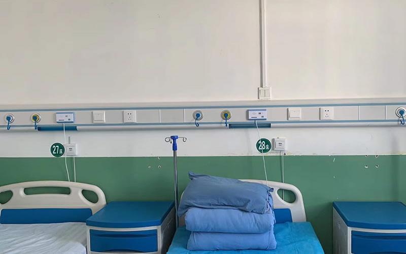 病房床頭設(shè)備帶安裝效果